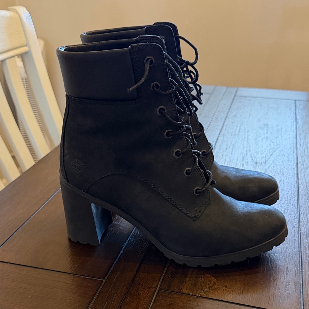 Timberland Women's black Lace-Up Boots
